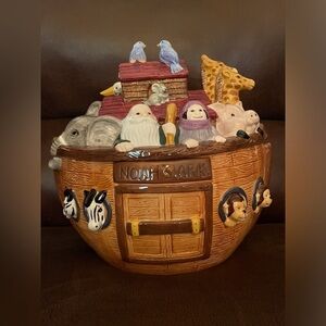 Harry & David Vintage Noah’s Ark Cookie Jar